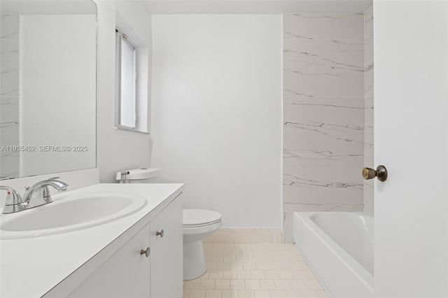 13925 SW 175th Ter, Miami, FL 33177