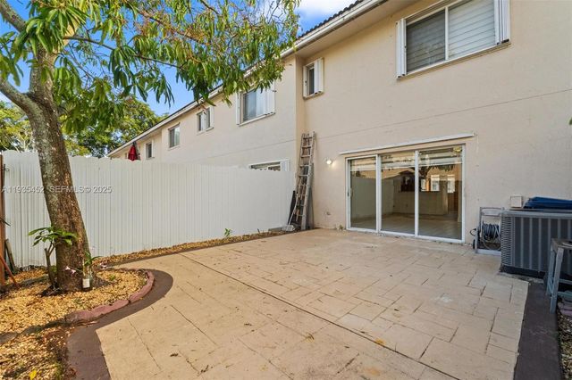 13925 SW 175th Ter, Miami, FL 33177