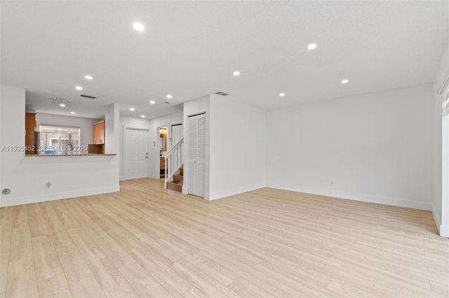 13925 SW 175th Ter, Miami, FL 33177