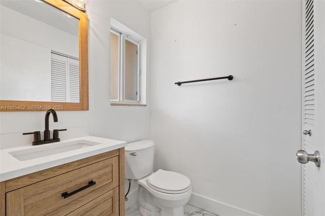 13925 SW 175th Ter, Miami, FL 33177