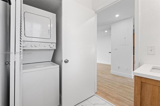 13925 SW 175th Ter, Miami, FL 33177