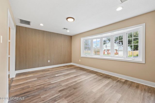 207 Lake Winnepesaukee Drive, Tuckerton, NJ 08087