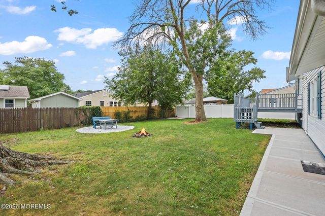 207 Lake Winnepesaukee Drive, Tuckerton, NJ 08087