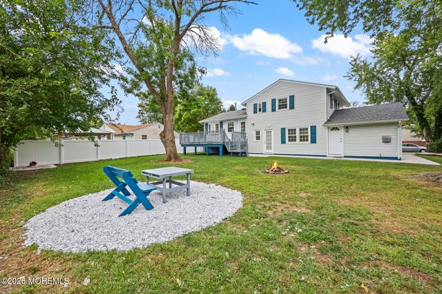 207 Lake Winnepesaukee Drive, Tuckerton, NJ 08087