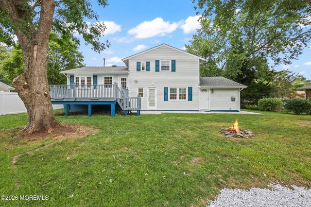 207 Lake Winnepesaukee Drive, Tuckerton, NJ 08087