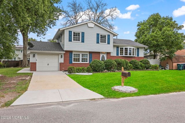 207 Lake Winnepesaukee Drive, Tuckerton, NJ 08087