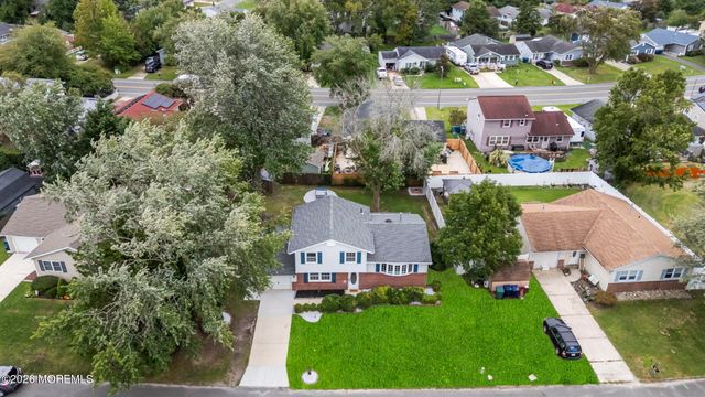 207 Lake Winnepesaukee Drive, Tuckerton, NJ 08087