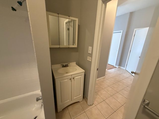 368 E 59th Street 1, Chicago, IL 60637