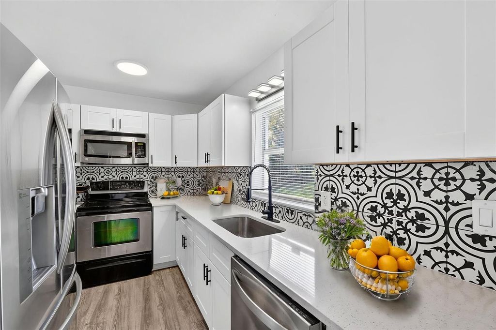 Image 23 of property listing at 3034 TOURAINE AVENUE, Orlando, FL 32812