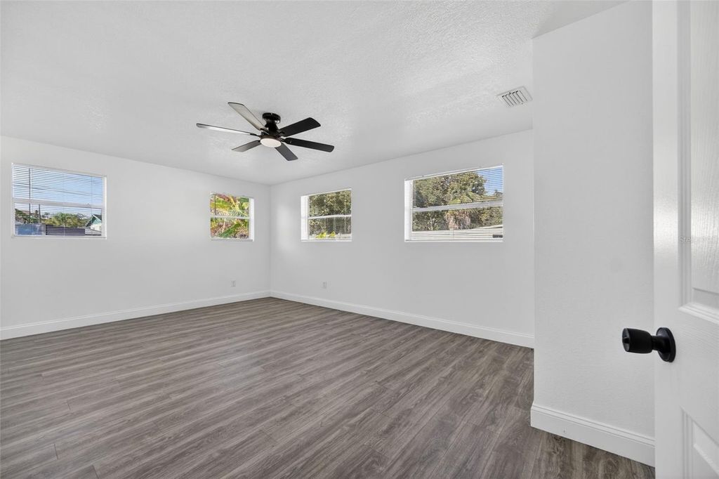 Image 38 of property listing at 3034 TOURAINE AVENUE, Orlando, FL 32812