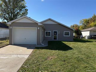 30061 Park Street, Roseville, MI 48066