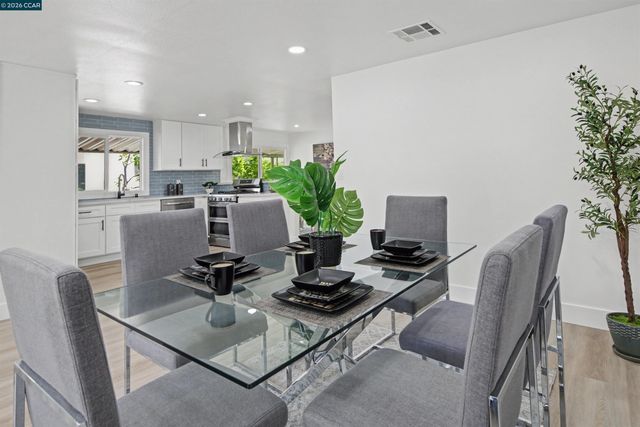 301 Avenida Flores, Pacheco, CA 94553