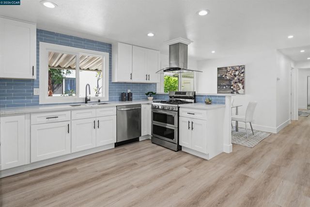 301 Avenida Flores, Pacheco, CA 94553