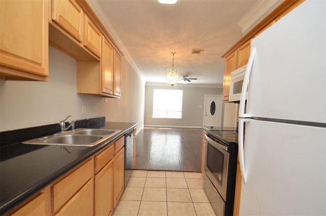 11045 Landswalk Drive 115, Houston, TX 77099