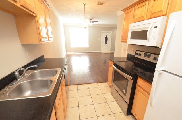 11045 Landswalk Drive 115, Houston, TX 77099