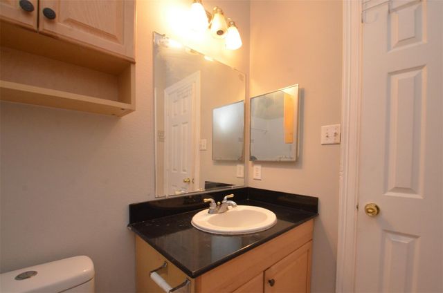 11045 Landswalk Drive 115, Houston, TX 77099
