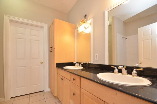 11045 Landswalk Drive 115, Houston, TX 77099