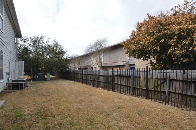 11045 Landswalk Drive 115, Houston, TX 77099