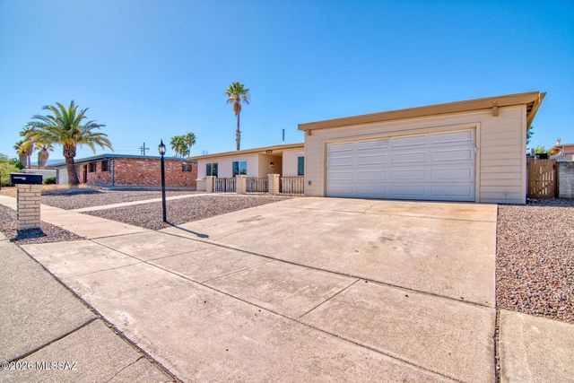 9022 E Rosewood Street, Tucson, AZ 85710
