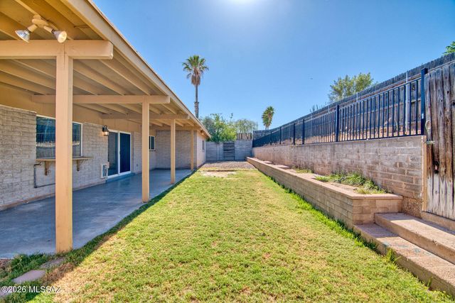 9022 E Rosewood Street, Tucson, AZ 85710