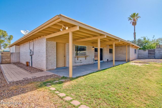 9022 E Rosewood Street, Tucson, AZ 85710