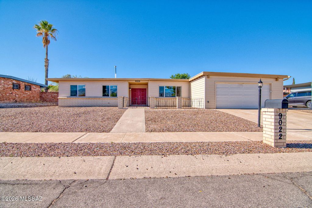 9022 E Rosewood Street, Tucson, AZ 85710