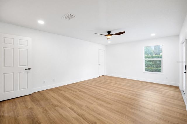 13325 GOLF CREST CIRCLE, Tampa, FL 33618