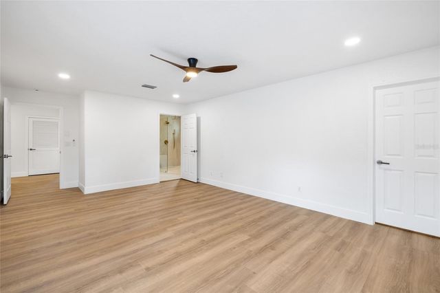 13325 GOLF CREST CIRCLE, Tampa, FL 33618