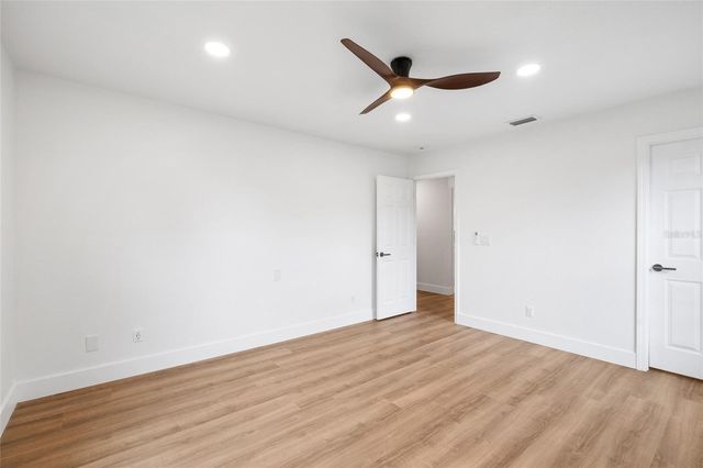 13325 GOLF CREST CIRCLE, Tampa, FL 33618