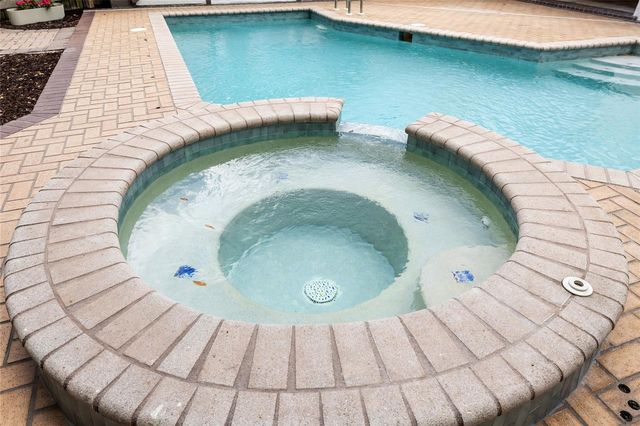 13325 GOLF CREST CIRCLE, Tampa, FL 33618