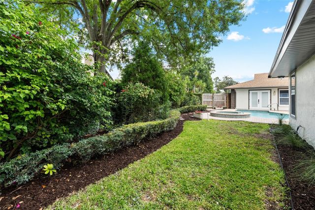 13325 GOLF CREST CIRCLE, Tampa, FL 33618