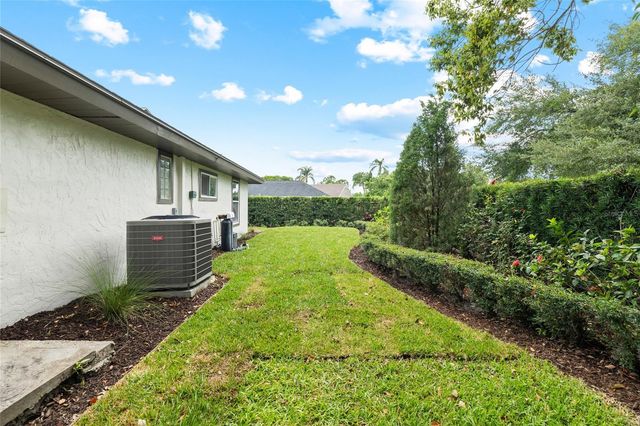 13325 GOLF CREST CIRCLE, Tampa, FL 33618