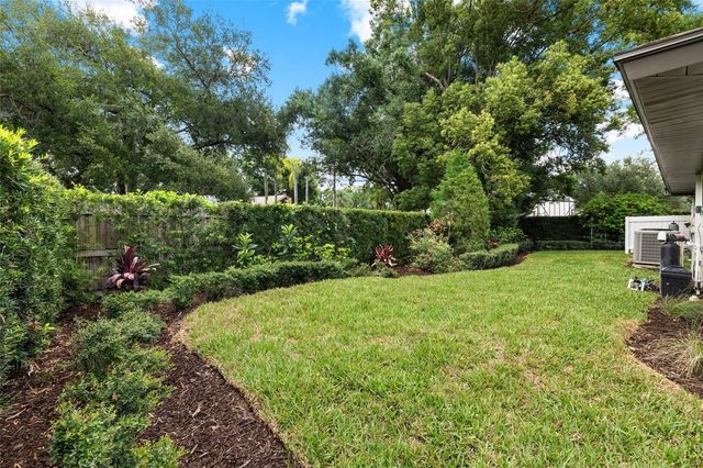 13325 GOLF CREST CIRCLE, Tampa, FL 33618