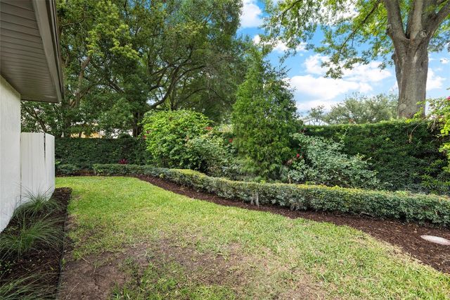 13325 GOLF CREST CIRCLE, Tampa, FL 33618