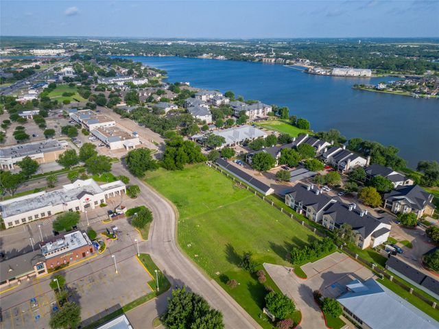 1100 Crawford Avenue, Granbury, TX 76048