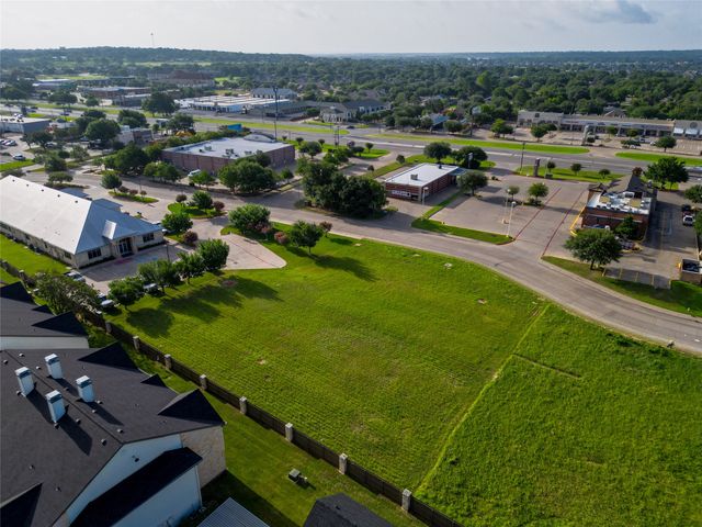 1100 Crawford Avenue, Granbury, TX 76048