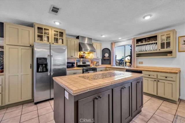 7429 Maude Adams, 29 Palms, CA 92277