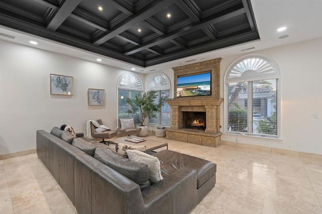 6998 Rancho La Cima, Rancho Santa Fe, CA 92067