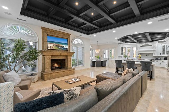 6998 Rancho La Cima, Rancho Santa Fe, CA 92067