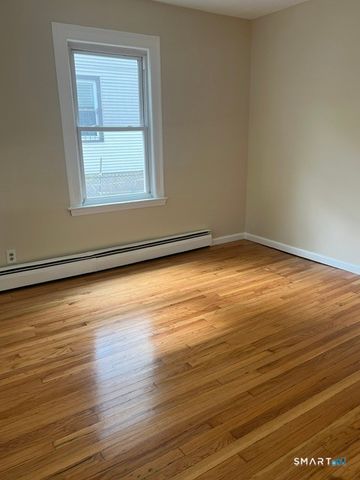27 Arnold Street, Hartford, CT 06106