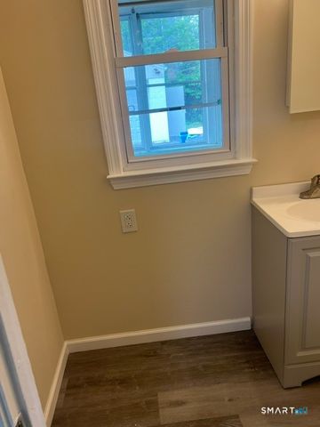 27 Arnold Street, Hartford, CT 06106