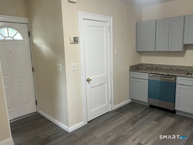27 Arnold Street, Hartford, CT 06106