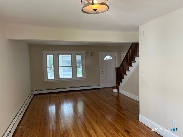 27 Arnold Street, Hartford, CT 06106