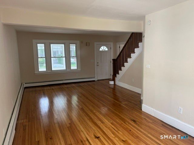 27 Arnold Street, Hartford, CT 06106