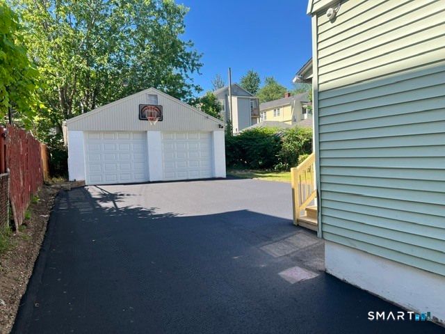 27 Arnold Street, Hartford, CT 06106