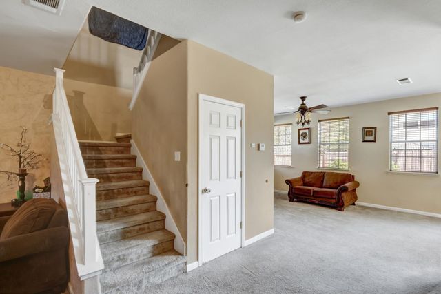 2228 Cermak Way, Elk Grove, CA 95758