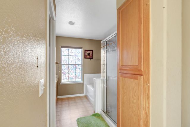 2228 Cermak Way, Elk Grove, CA 95758