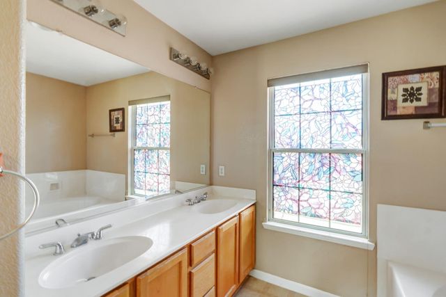 2228 Cermak Way, Elk Grove, CA 95758