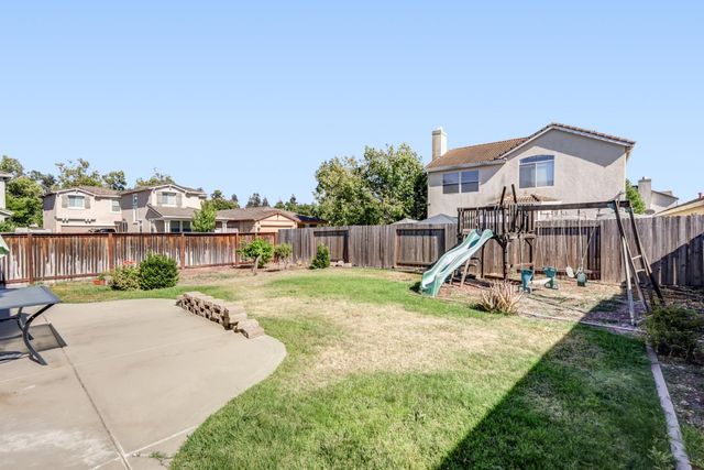 2228 Cermak Way, Elk Grove, CA 95758