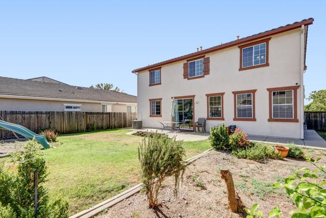 2228 Cermak Way, Elk Grove, CA 95758